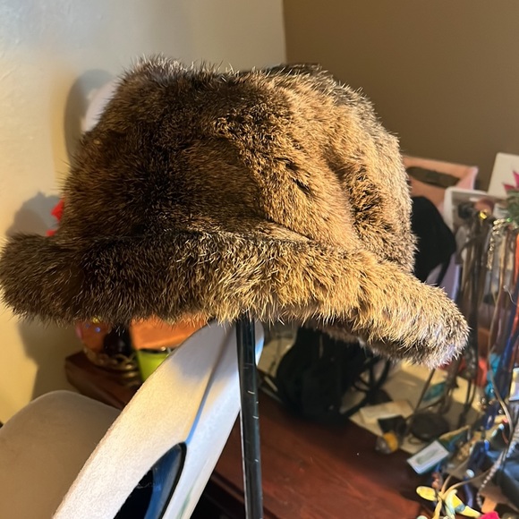 Rabbit fur hat - Picture 4 of 6